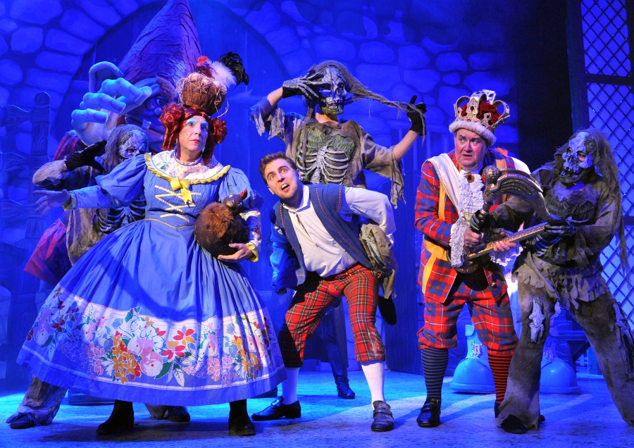 Jack and the Beanstalk, Lighting Design by Peter Harrison, Evolution Pantomimes, Hawth Theatre, Crawley